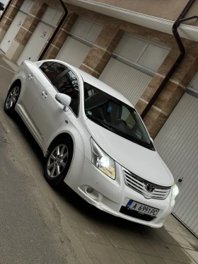 ������ Toyota Avensis