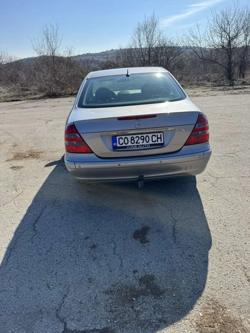 Mercedes-Benz E 200 10000, снимка 5 - Автомобили и джипове - 49028736