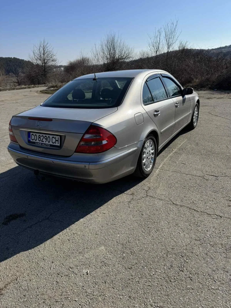 Mercedes-Benz E 200 10000, снимка 7 - Автомобили и джипове - 49028736