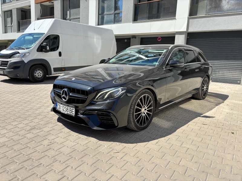 Mercedes-Benz E 220 AMG line