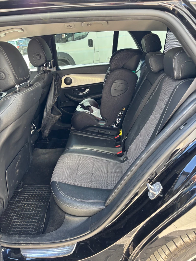 Mercedes-Benz E 220 AMG line, снимка 9 - Автомобили и джипове - 51511960