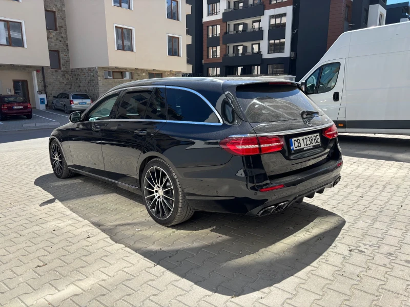 Mercedes-Benz E 220 AMG line, снимка 3 - Автомобили и джипове - 51511960