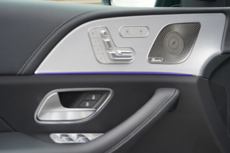 Mercedes-Benz GLE 450 d* AMG* BURMESTER* AIRMATIC* 22* 360CAM* , снимка 7 - Автомобили и джипове - 52638810