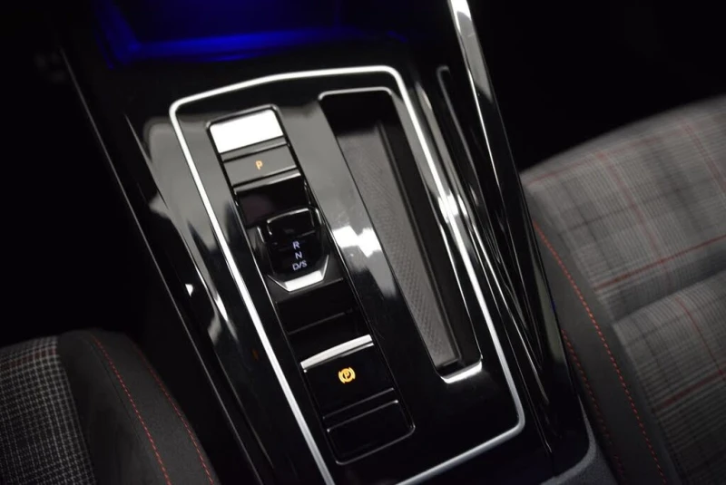 VW Golf * GTI* АвтоКреди* (ЦЕНА ДО БГ), снимка 17 - Автомобили и джипове - 53080346