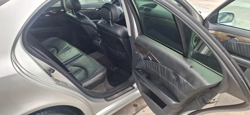 Mercedes-Benz E 270 2.7 CDI Avangard, снимка 9 - Автомобили и джипове - 53342269