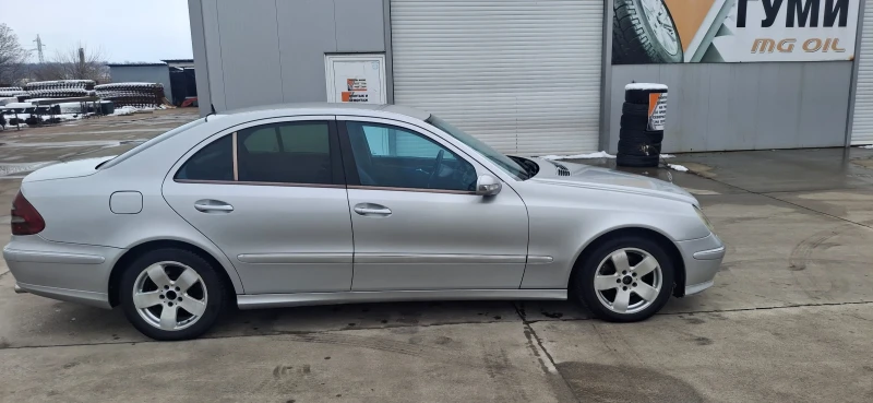 Mercedes-Benz E 270 2.7 CDI Avangard, снимка 7 - Автомобили и джипове - 53342269