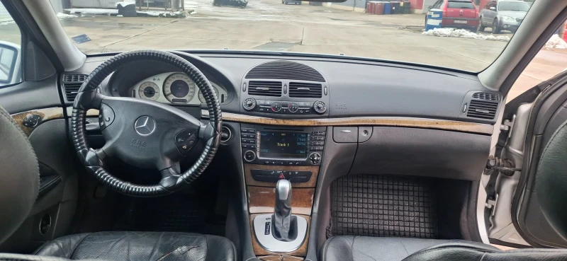 Mercedes-Benz E 270 2.7 CDI Avangard, снимка 10 - Автомобили и джипове - 53342269