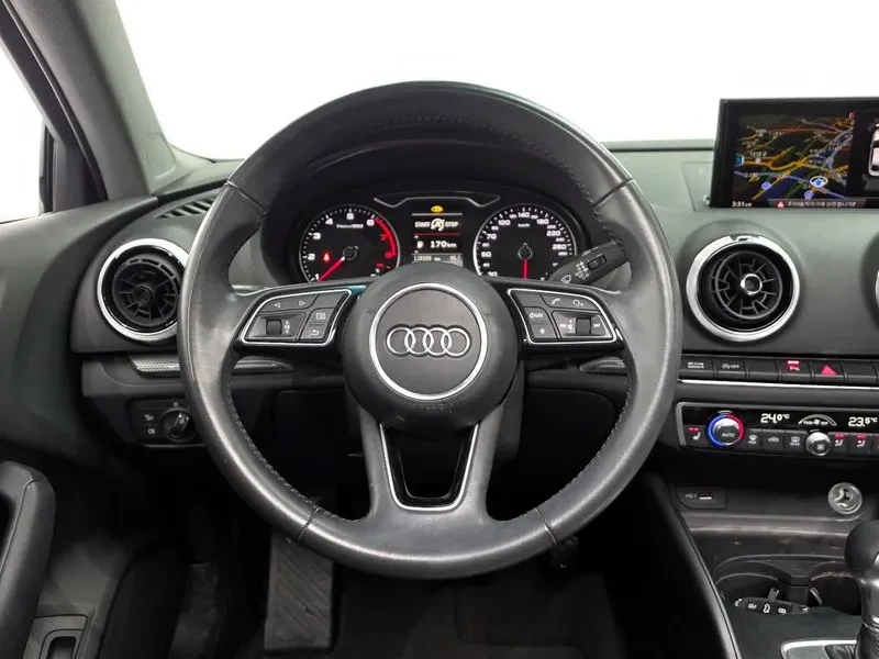 Audi A3 RS Pack * Keyless* Start/Stop* Blind Spot* Подгрев, снимка 11 - Автомобили и джипове - 54331652