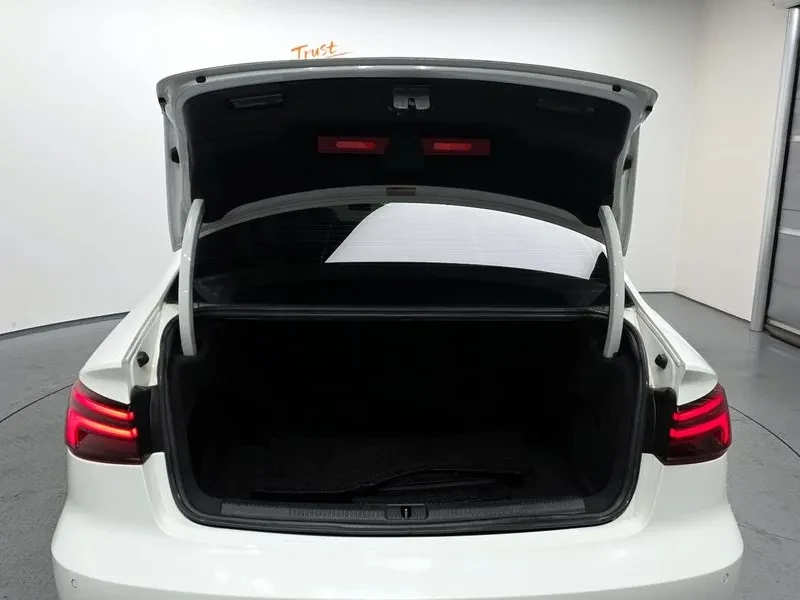 Audi A3 RS Pack * Keyless* Start/Stop* Blind Spot* Подгрев, снимка 17 - Автомобили и джипове - 54331652