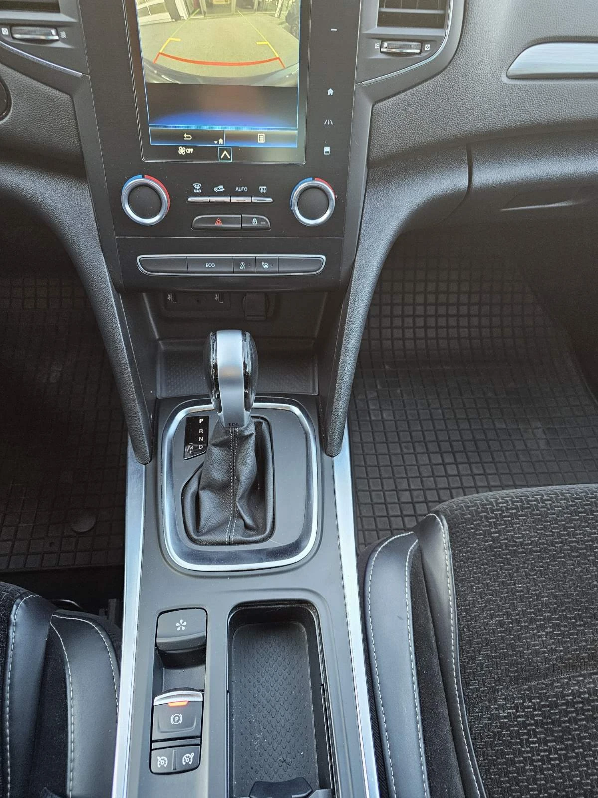 Renault Megane 1.3 TCe 140 EDC - изображение 9
