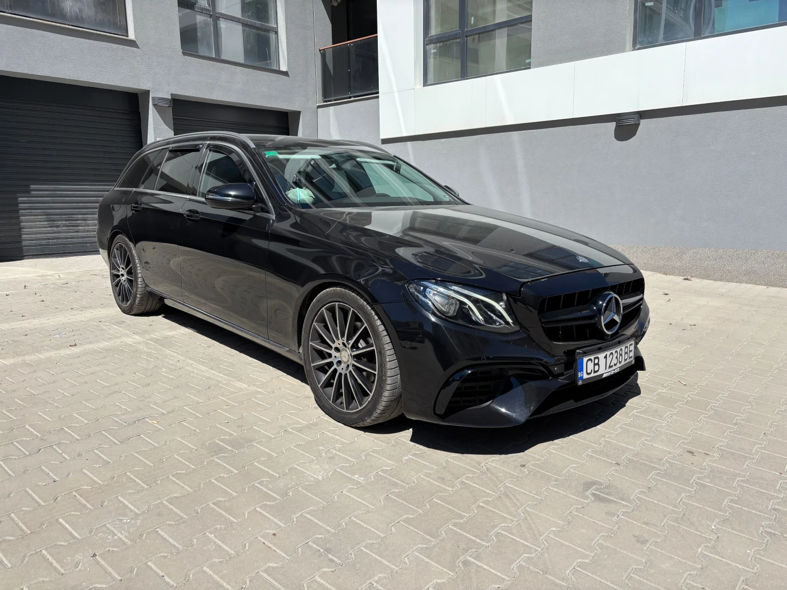 Mercedes-Benz E 220 AMG line - изображение 6