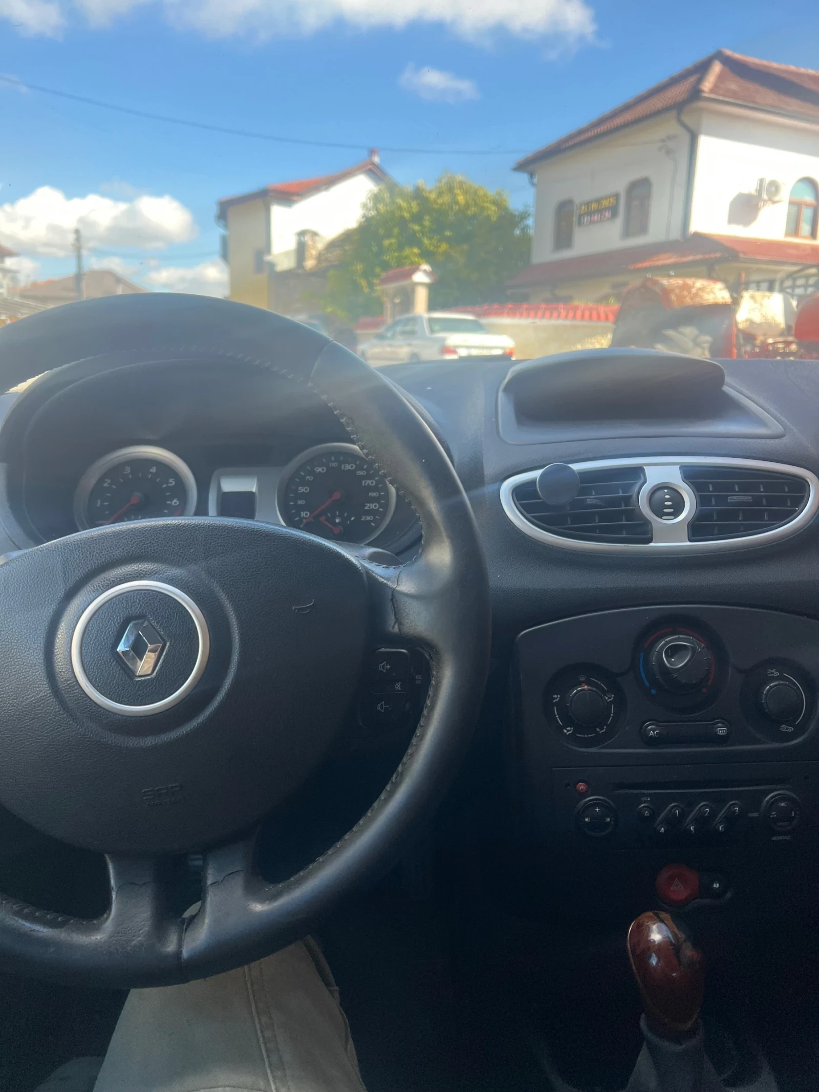 Renault Clio | Mobile.bg — изображение 2