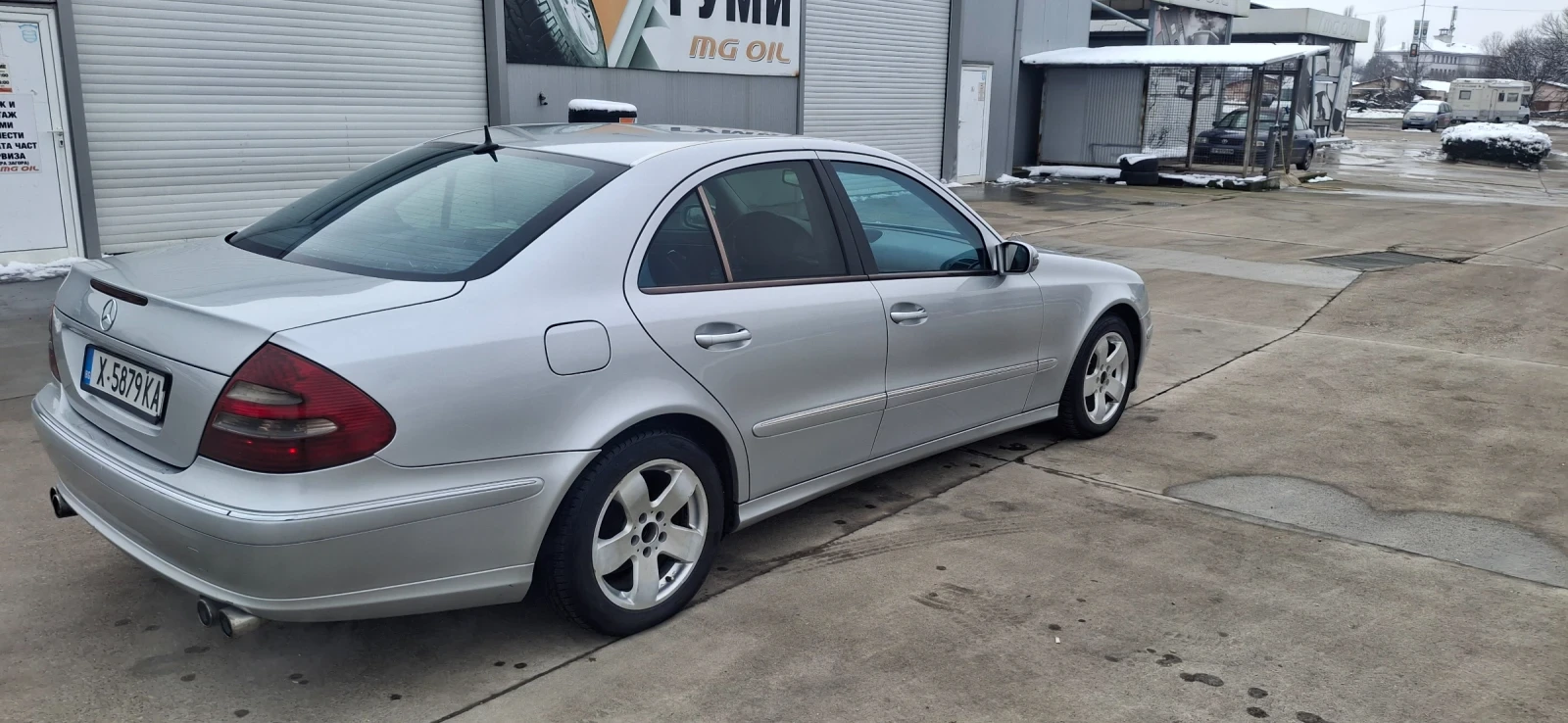 Mercedes-Benz E 270 2.7 CDI Avangard - изображение 5