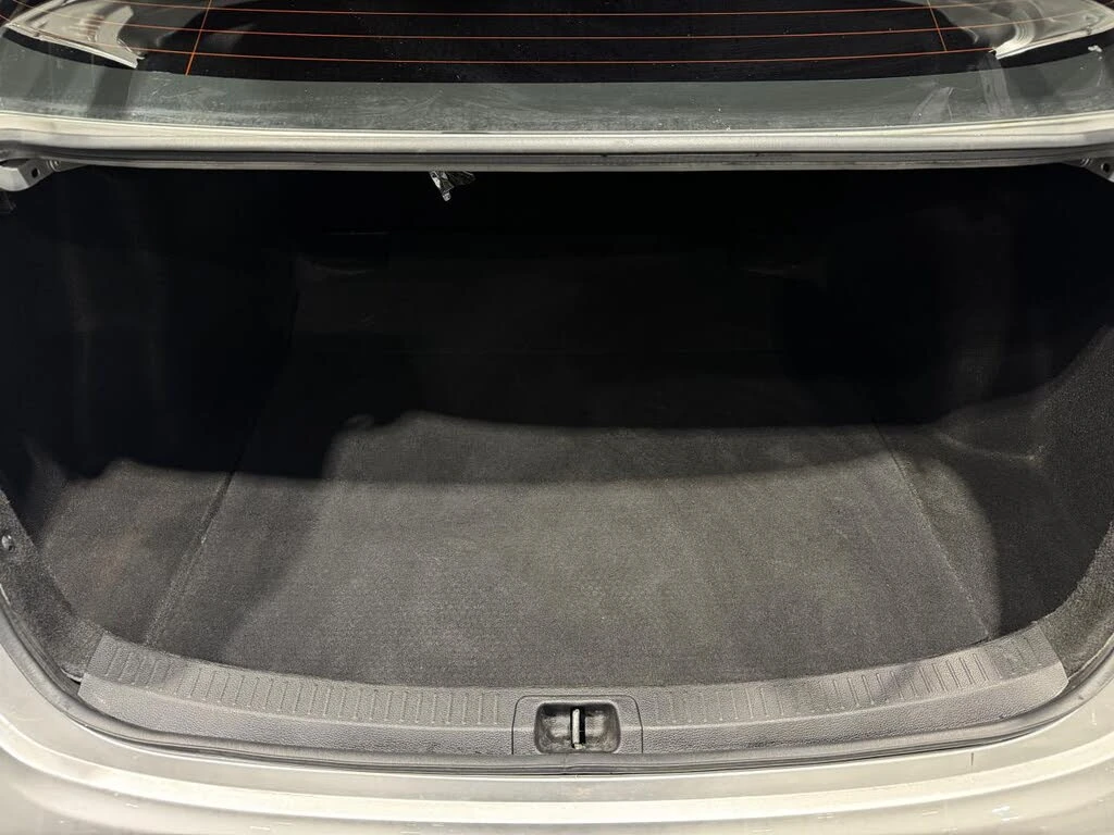 Toyota Corolla SE FWD | Mobile.bg � ����������� 16