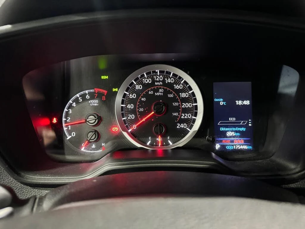 Toyota Corolla SE FWD | Mobile.bg � ����������� 11