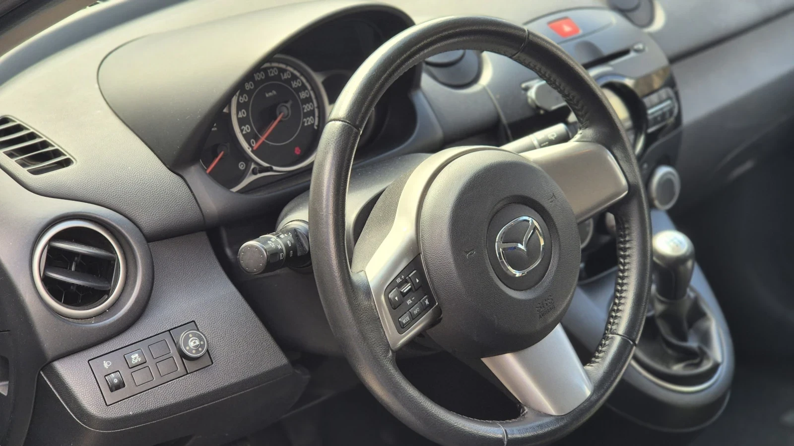 Mazda 2 1.3i газ/бензин BRC, снимка 6 - Автомобили и джипове - 54308278