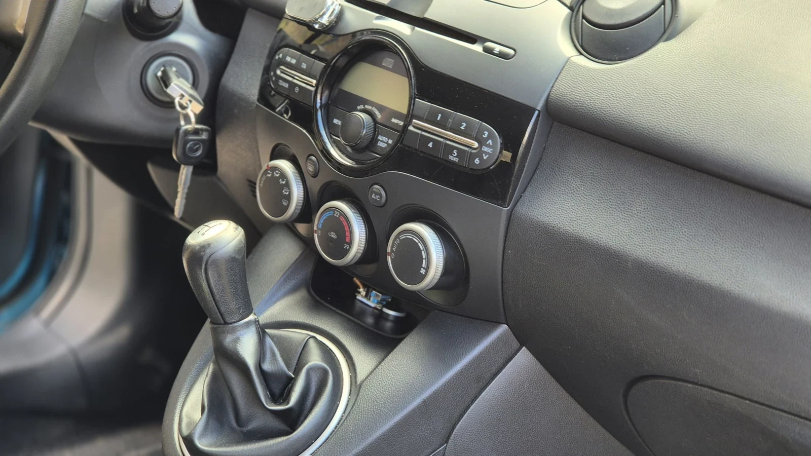 Mazda 2 1.3i газ/бензин BRC, снимка 7 - Автомобили и джипове - 54308278