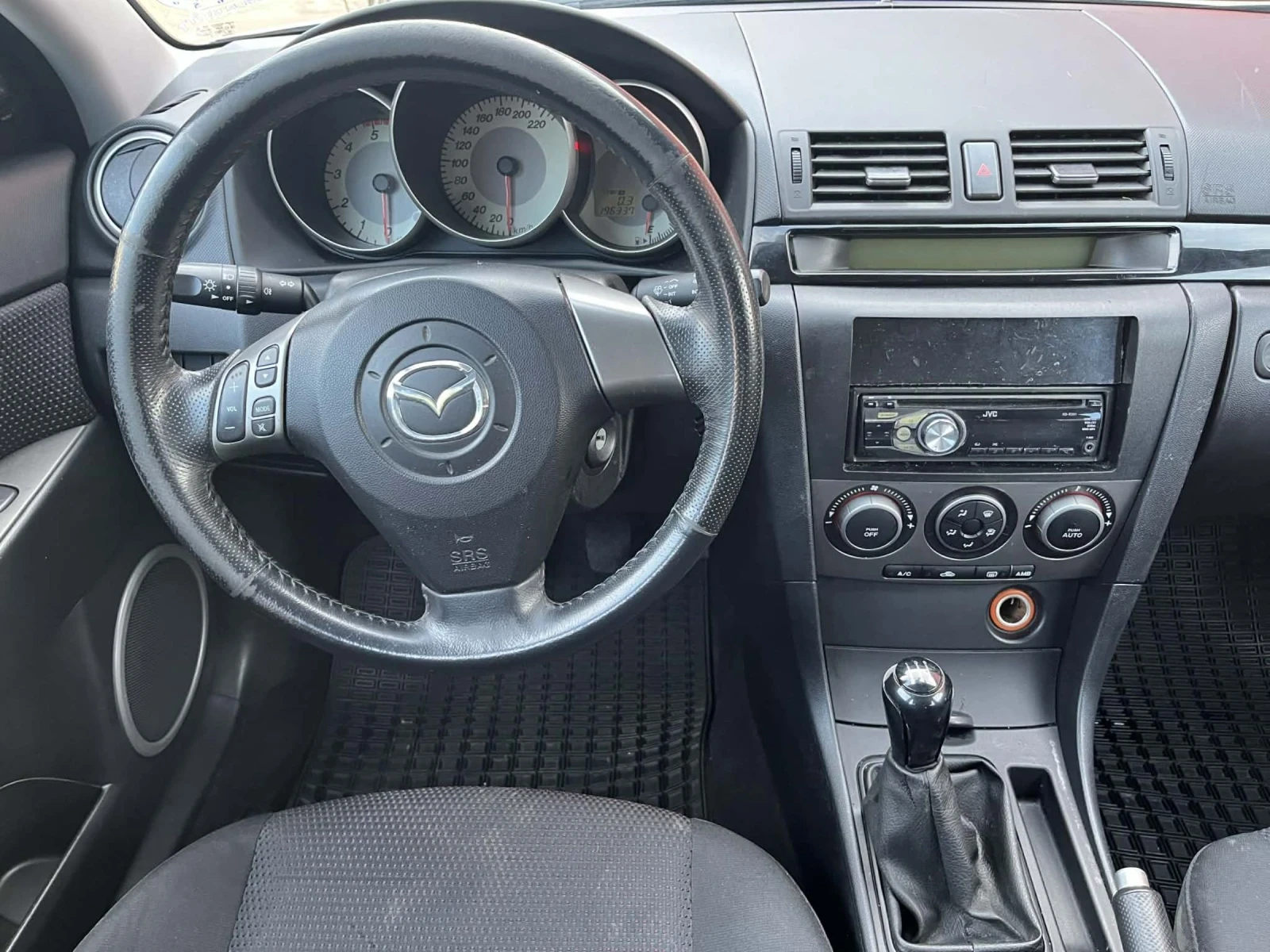 Mazda 3 1.6D, снимка 12 - Автомобили и джипове - 53833119