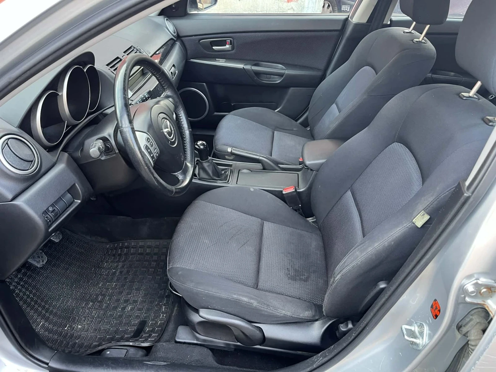 Mazda 3 1.6D, снимка 8 - Автомобили и джипове - 53833119
