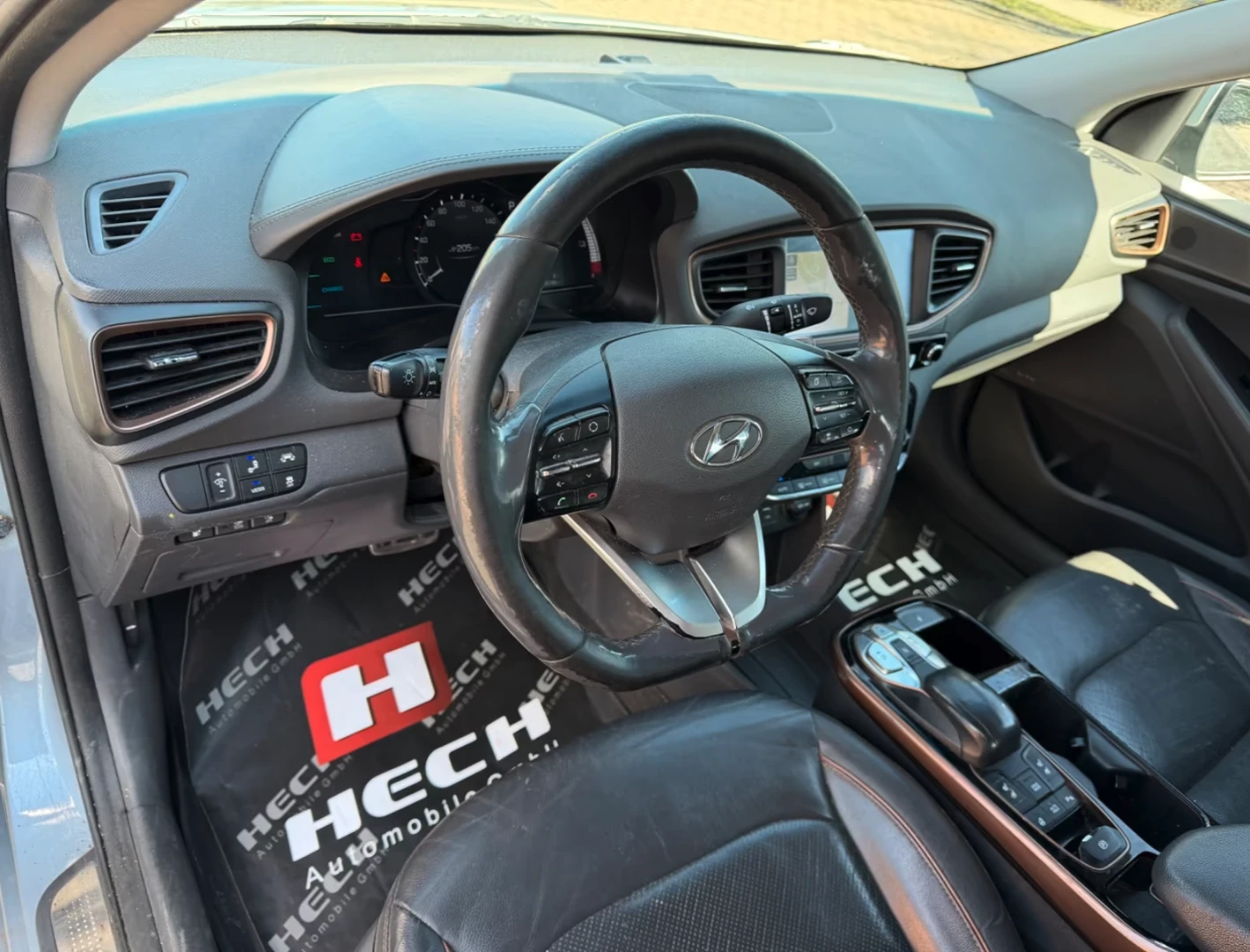 Hyundai Ioniq Premium, снимка 14 - Автомобили и джипове - 54219634