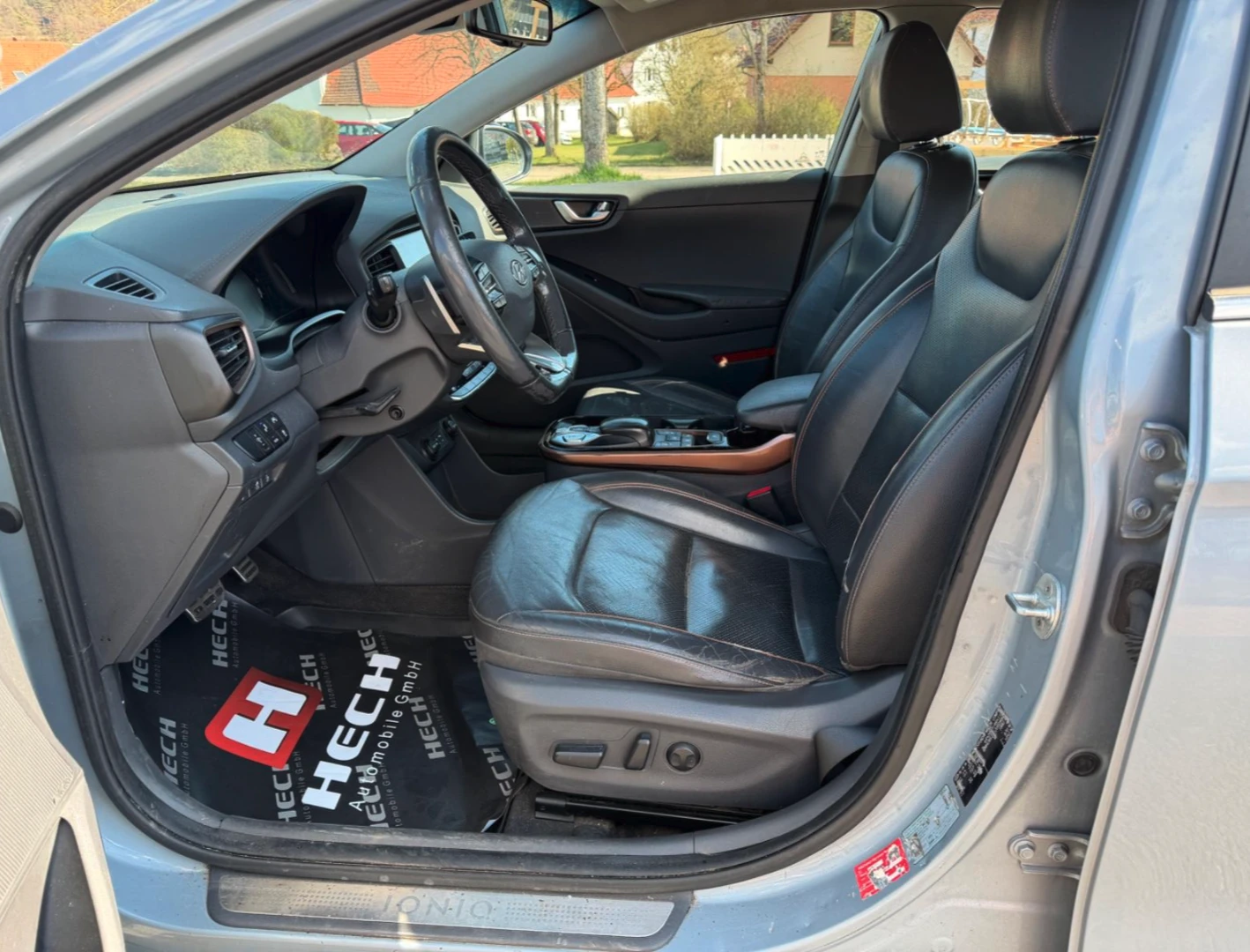 Hyundai Ioniq Premium, снимка 13 - Автомобили и джипове - 54219634