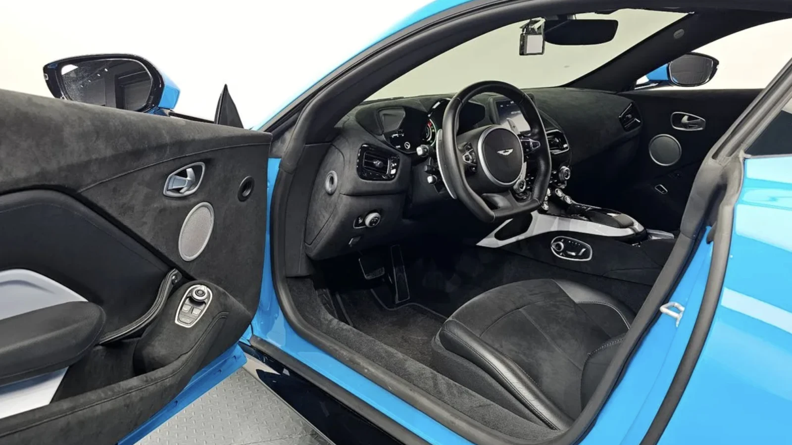 Aston Martin V8 Vantage | Mobile.bg � ����������� 10