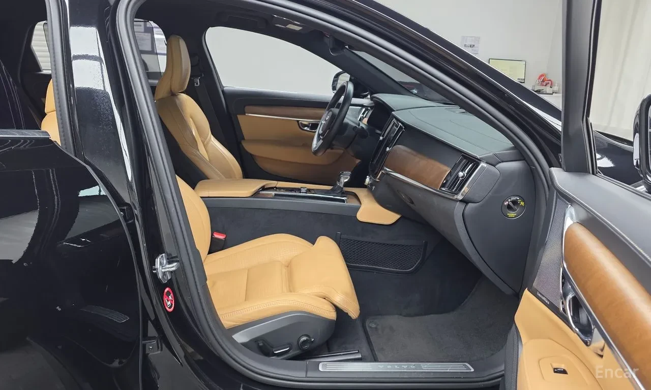 Volvo S90 T5 INSCRIPTION* МАСАЖ* BOWERS&WILKINS* HEAD-UP* 36, снимка 17 - Автомобили и джипове - 55268970
