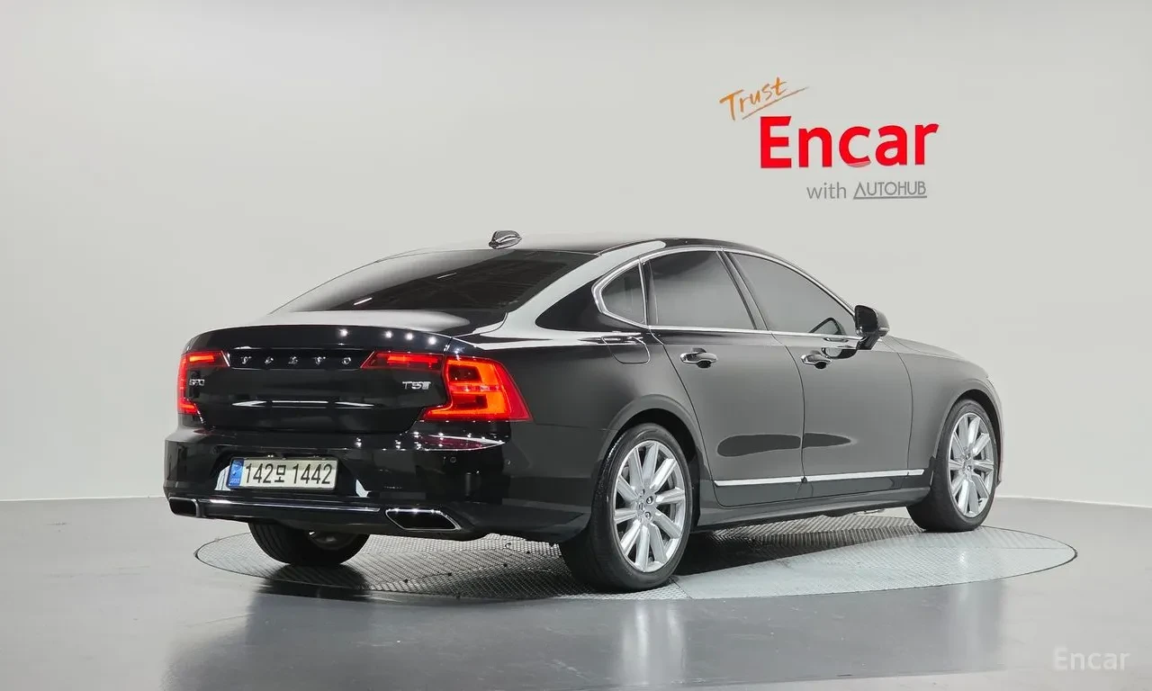 Volvo S90 T5 INSCRIPTION* МАСАЖ* BOWERS&WILKINS* HEAD-UP* 36, снимка 2 - Автомобили и джипове - 55268970