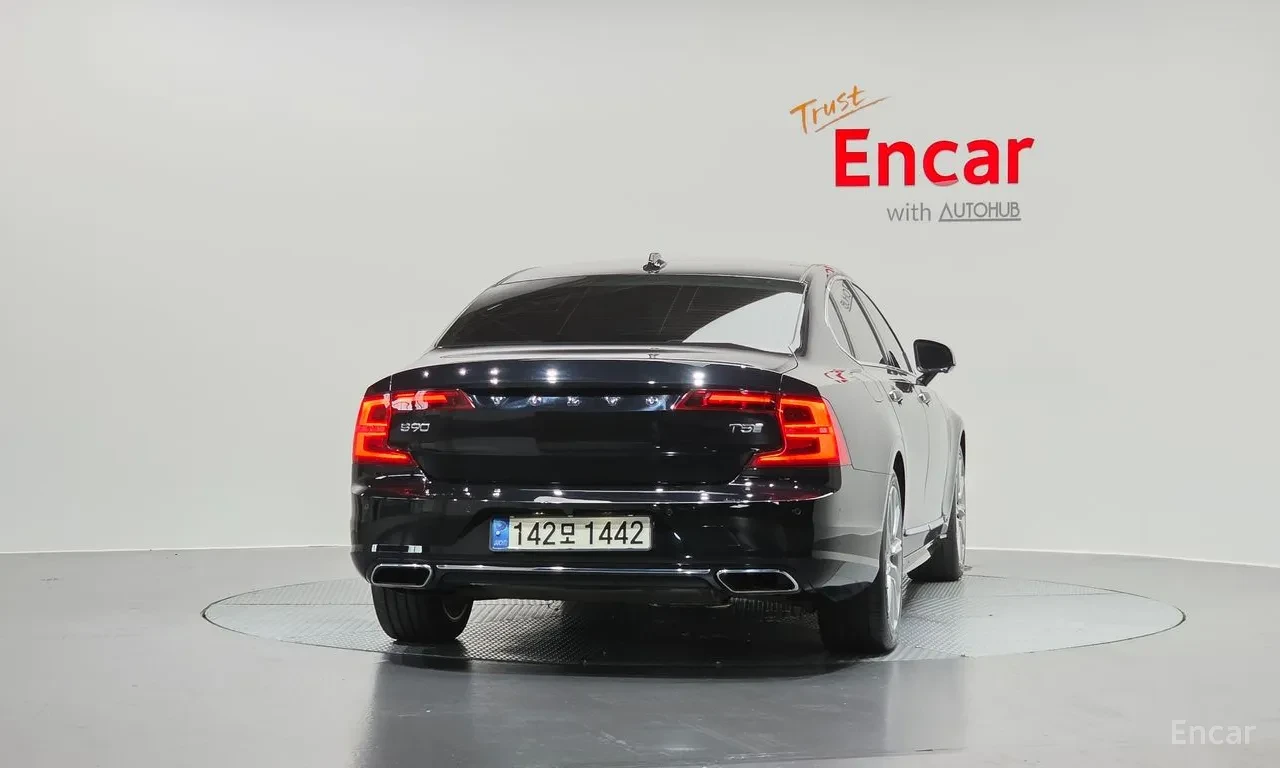 Volvo S90 T5 INSCRIPTION* МАСАЖ* BOWERS&WILKINS* HEAD-UP* 36, снимка 4 - Автомобили и джипове - 55268970