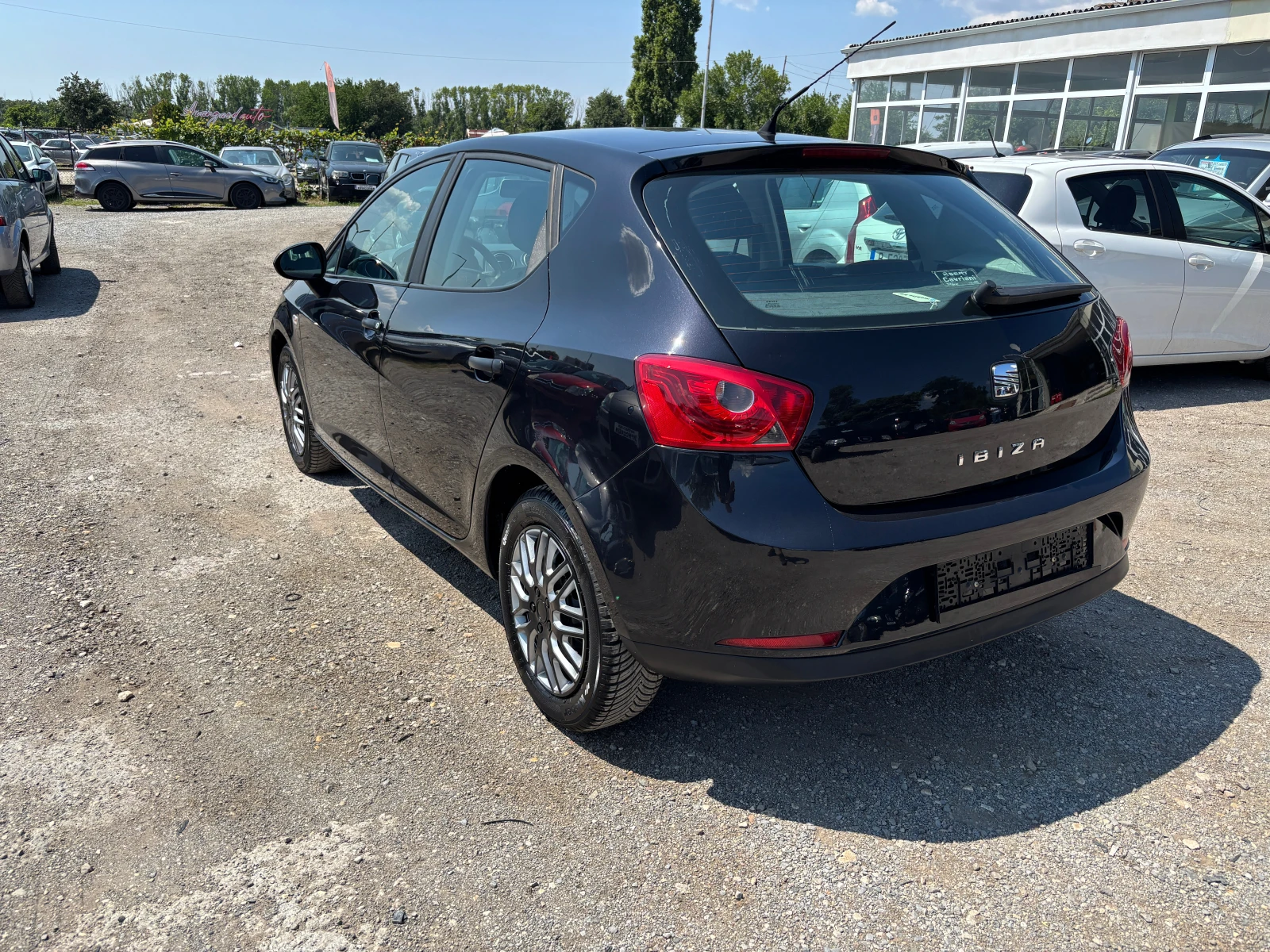Seat Ibiza 1.2 БЕНЗИН, снимка 5 - Автомобили и джипове - 55345539