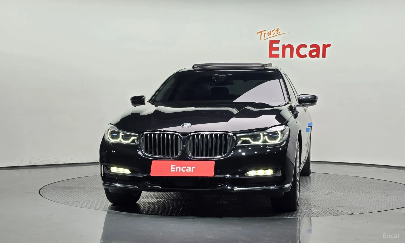 BMW 740 Фулл екстри\Монитори\Топ цена, снимка 3 - Автомобили и джипове - 55571695