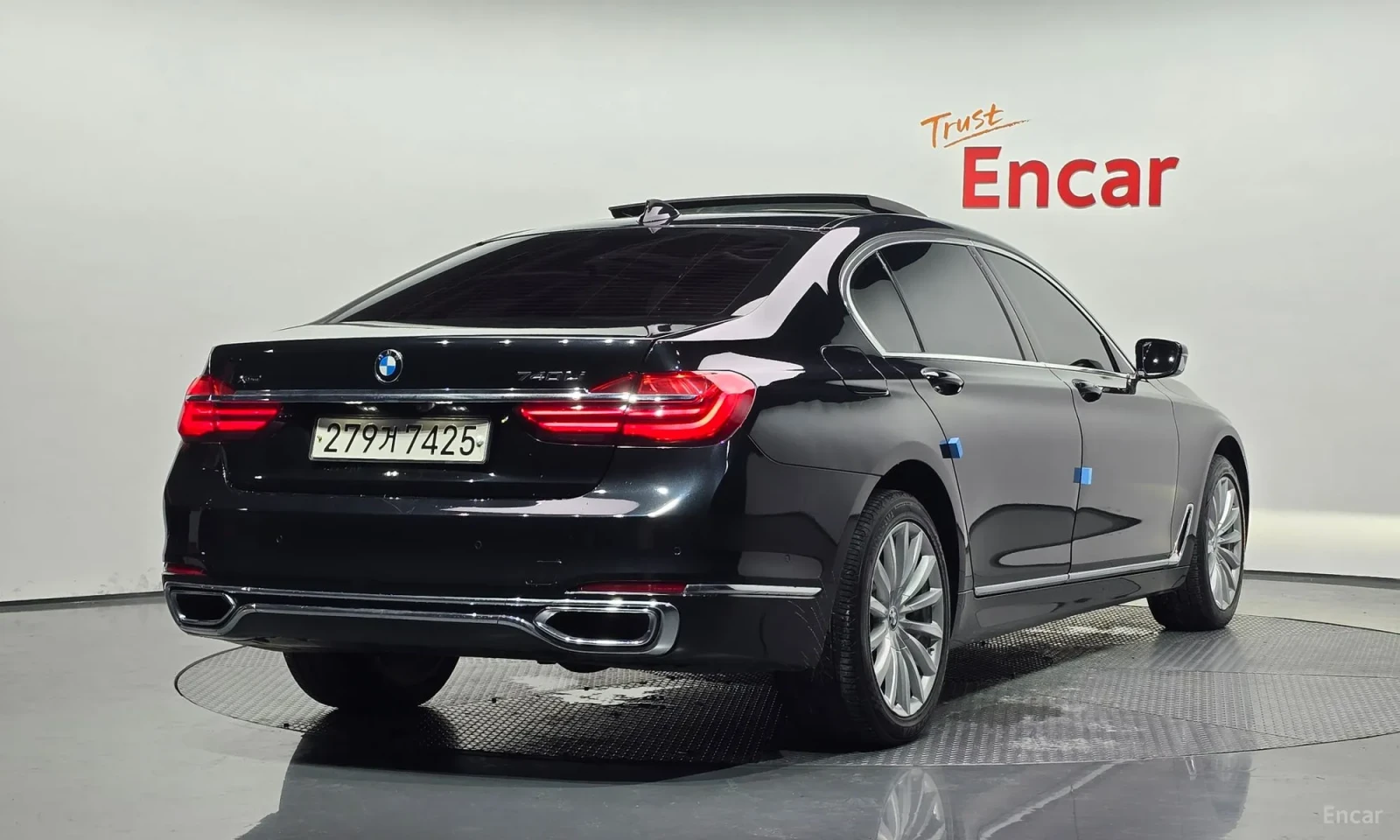 BMW 740 Фулл екстри\Монитори\Топ цена, снимка 2 - Автомобили и джипове - 55571695