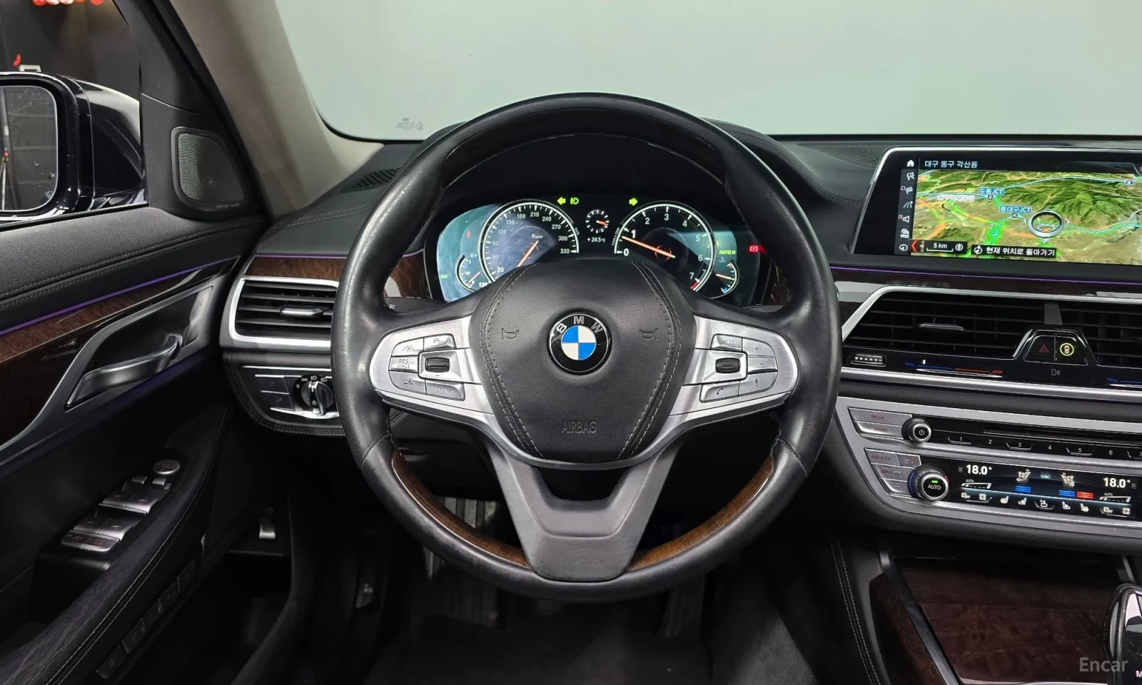 BMW 740 Фулл екстри\Монитори\Топ цена, снимка 12 - Автомобили и джипове - 55571695