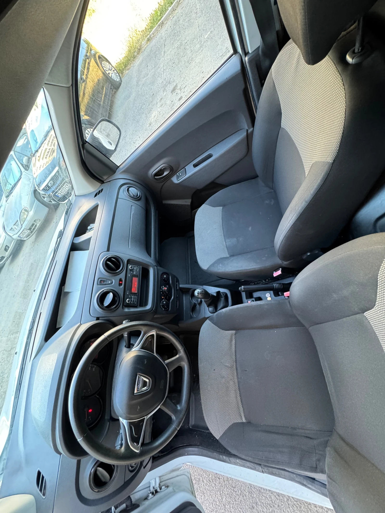 Dacia Dokker 1.5 dci, снимка 6 - Автомобили и джипове - 55725924