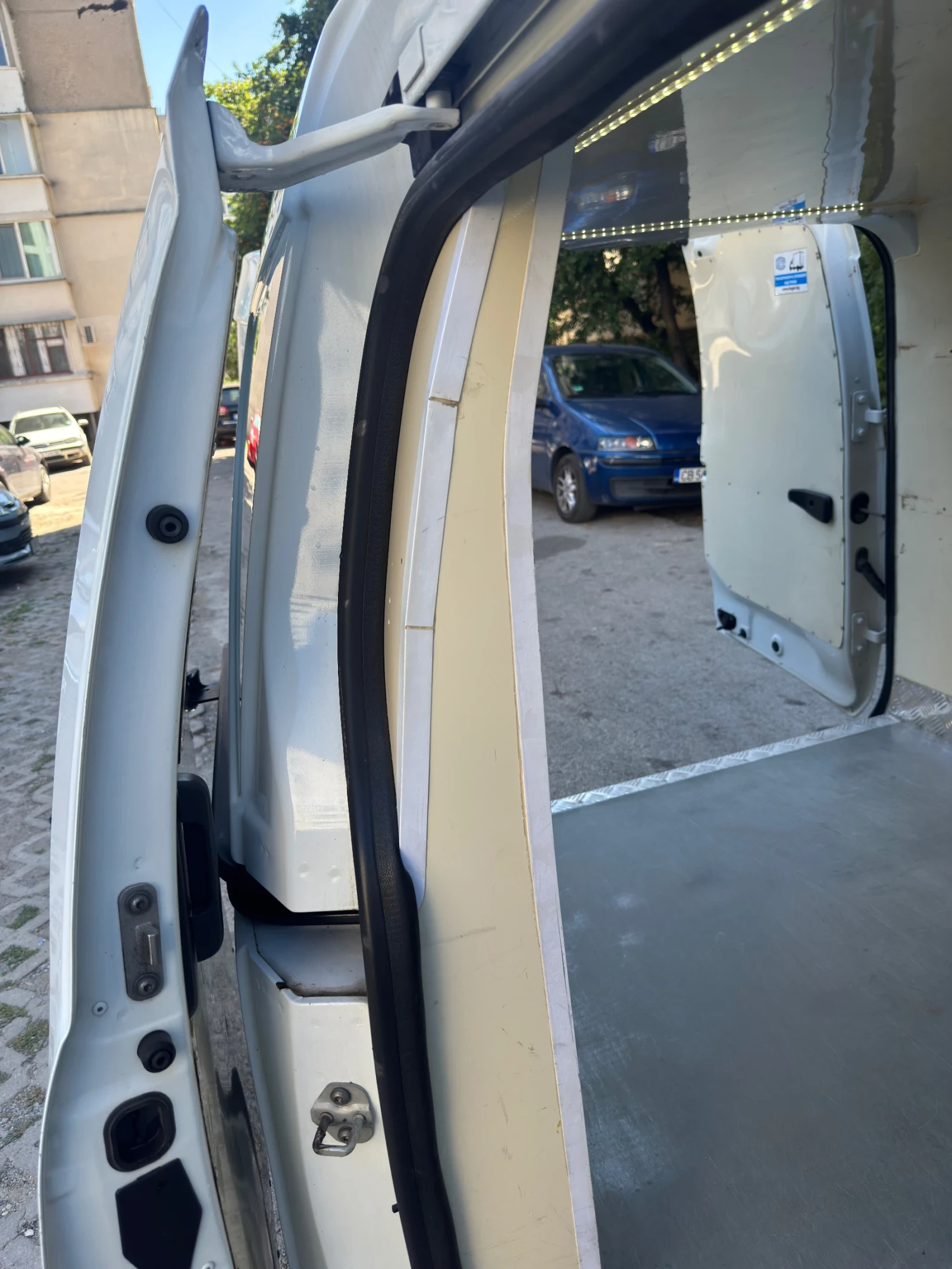 Dacia Dokker 1.5 dci, снимка 11 - Автомобили и джипове - 55725924