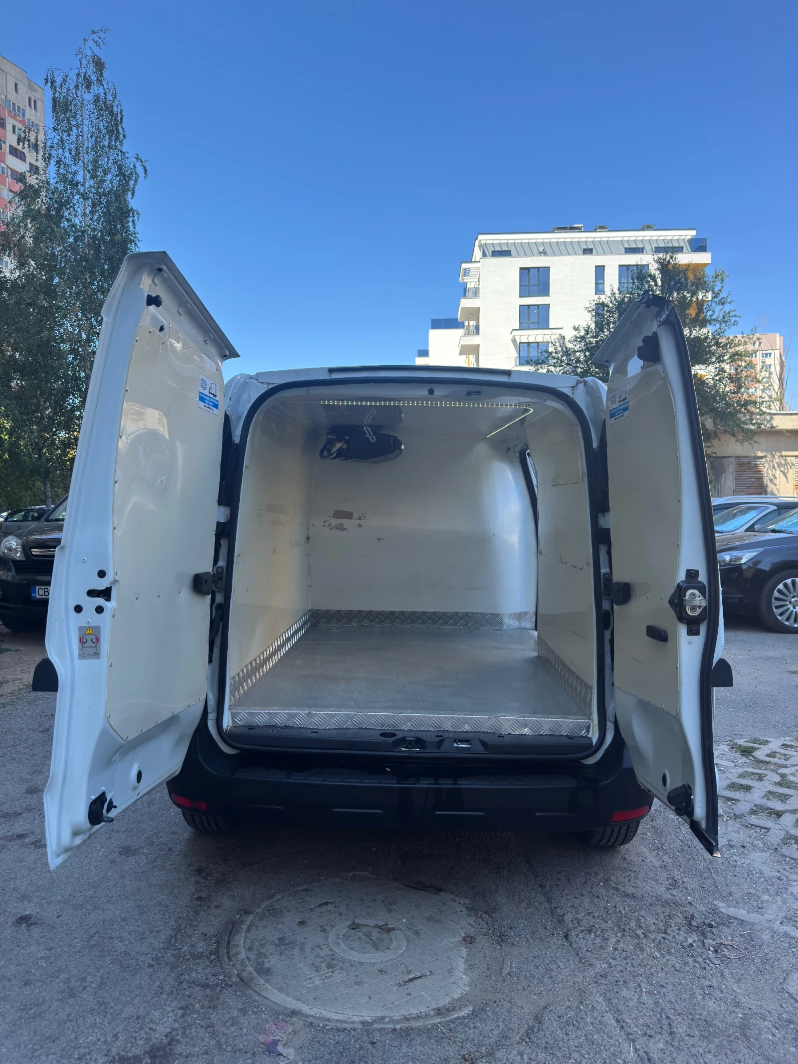 Dacia Dokker 1.5 dci, снимка 10 - Автомобили и джипове - 55725924