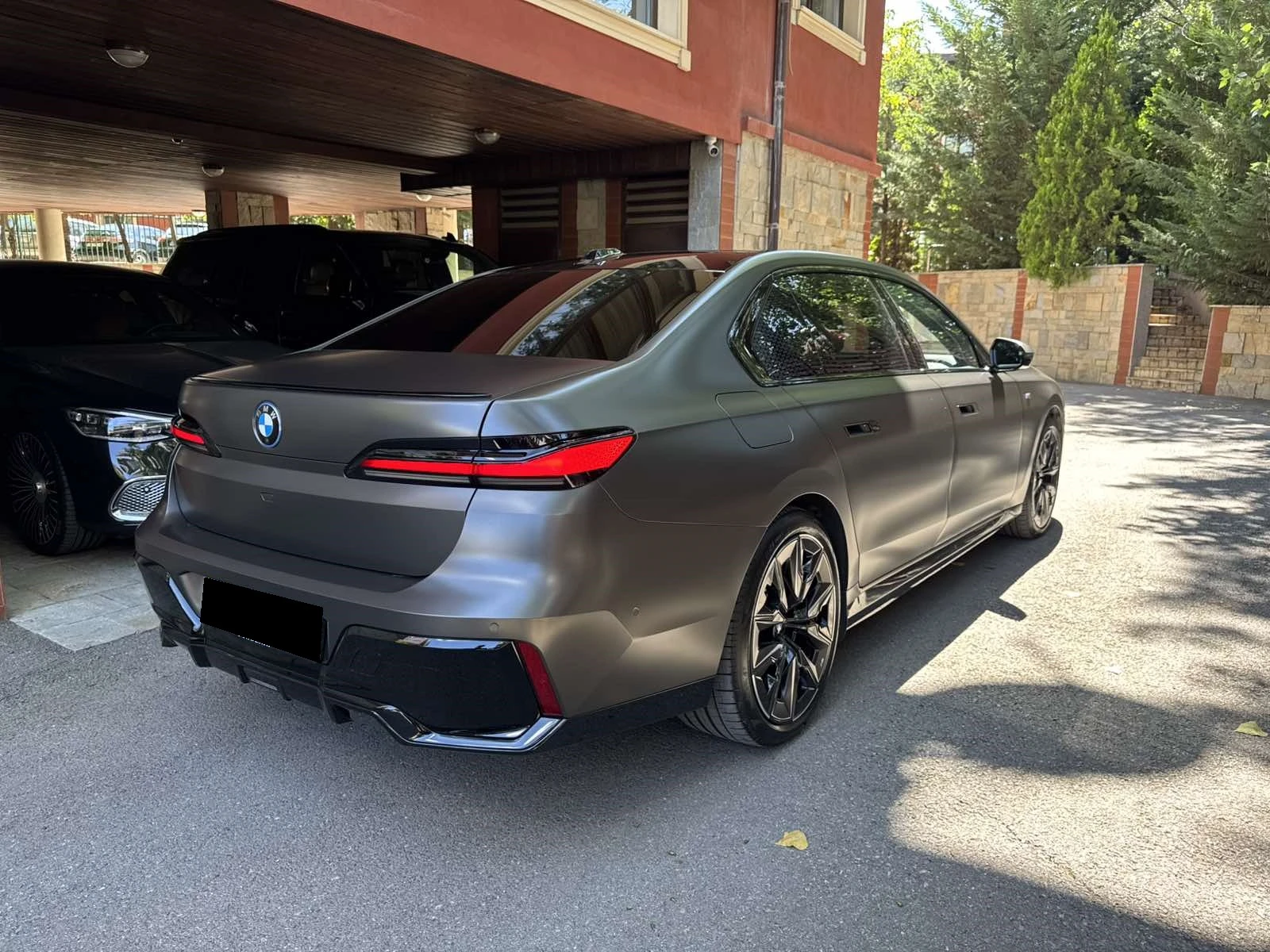 BMW 750 750e Xdrive M Sport Plus Executive Drive Carbon  , снимка 3 - Автомобили и джипове - 55736675