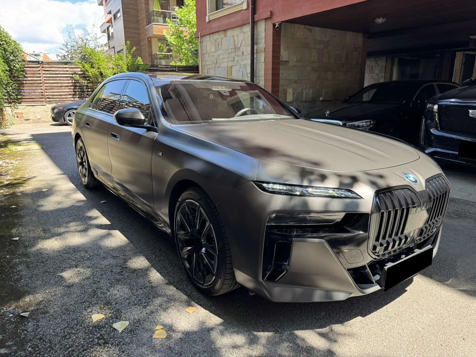 BMW 750 750e Xdrive M Sport Plus Executive Drive Carbon  , снимка 2 - Автомобили и джипове - 55736675