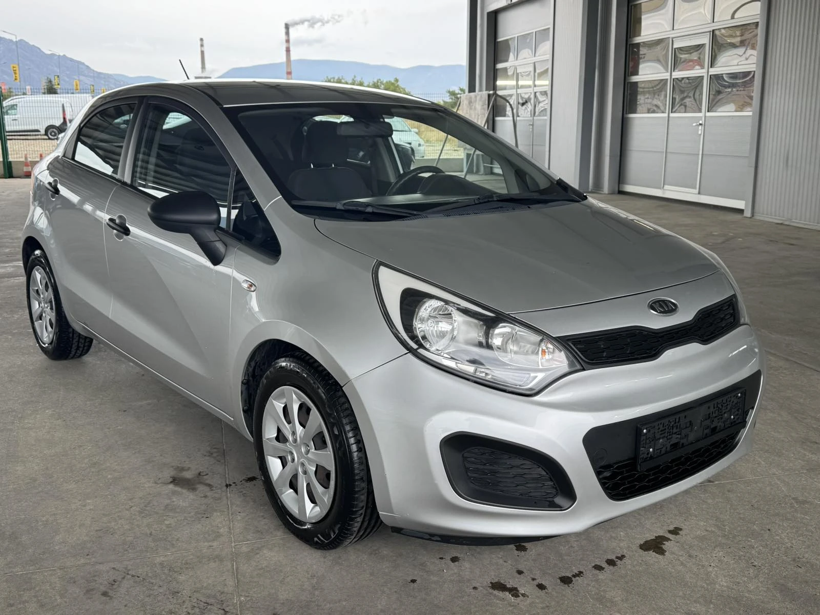 Kia Rio 75ps* 6ск* КЛИМАТИК* ПАРКТРОНИК* , снимка 7 - Автомобили и джипове - 56192994