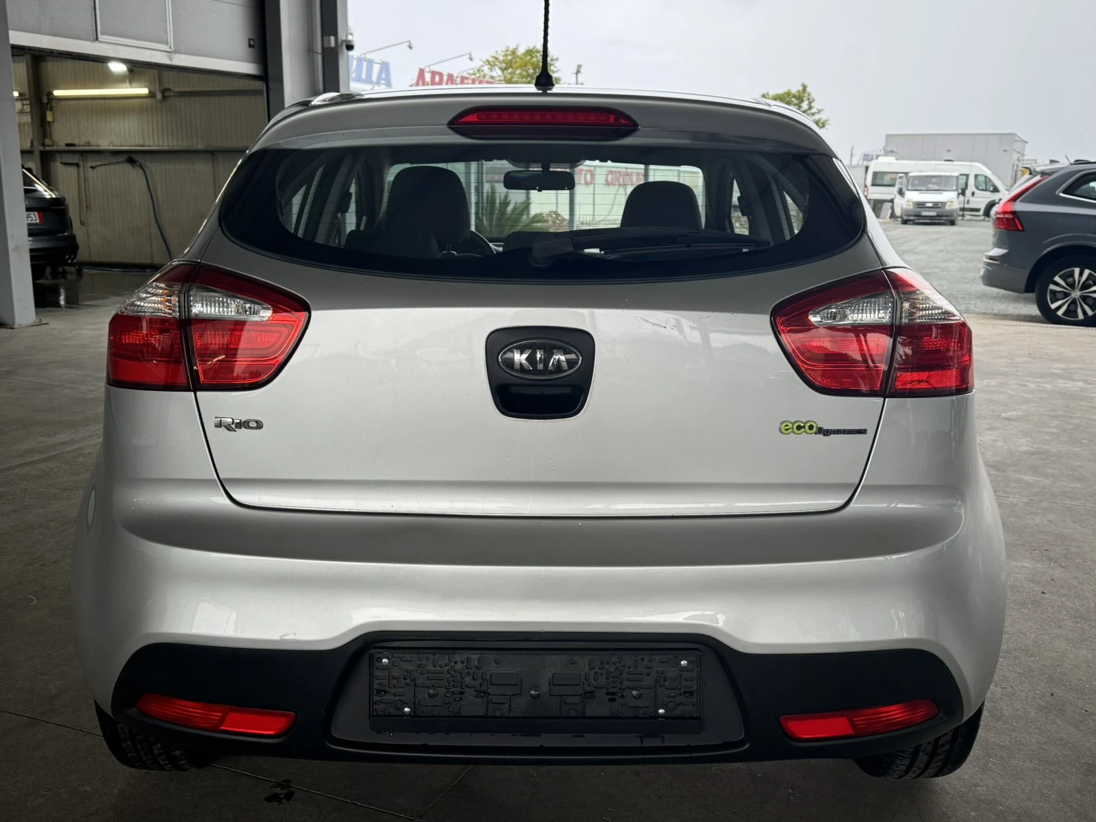 Kia Rio 75ps* 6ск* КЛИМАТИК* ПАРКТРОНИК* , снимка 4 - Автомобили и джипове - 56192994