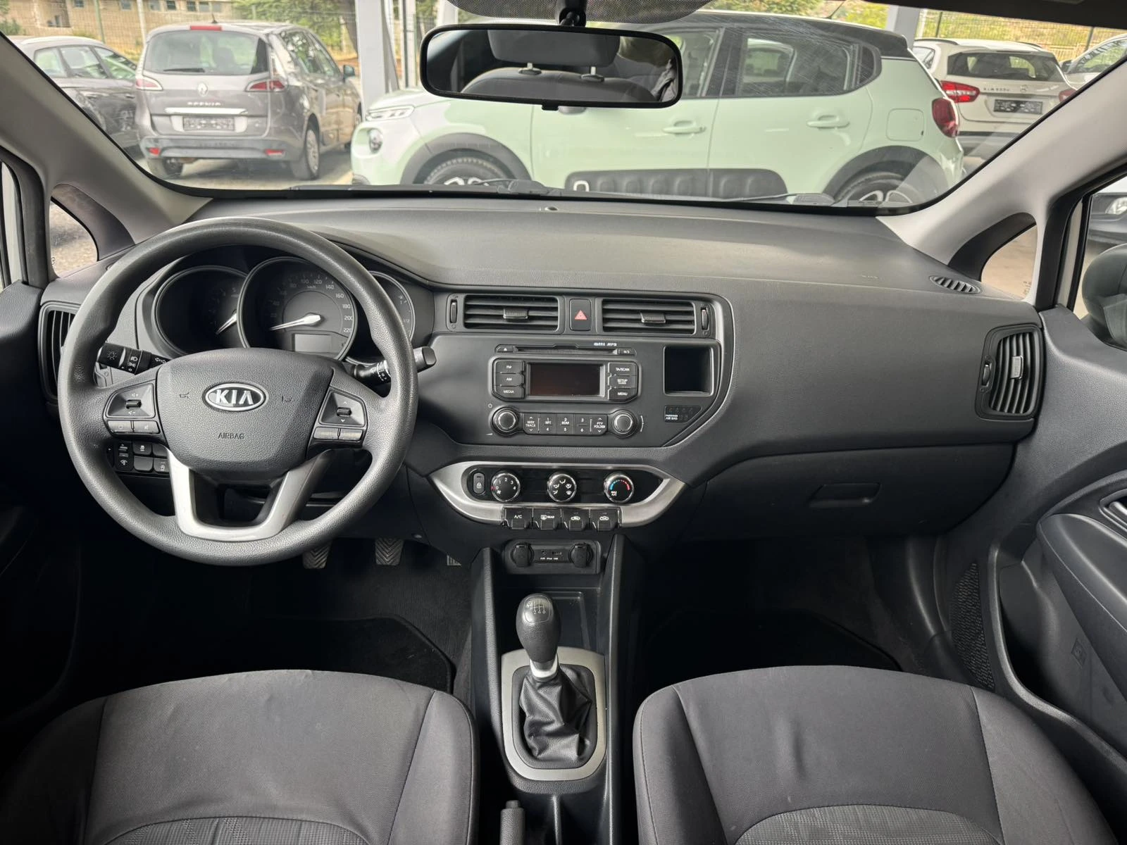 Kia Rio 75ps* 6ск* КЛИМАТИК* ПАРКТРОНИК* , снимка 11 - Автомобили и джипове - 56192994