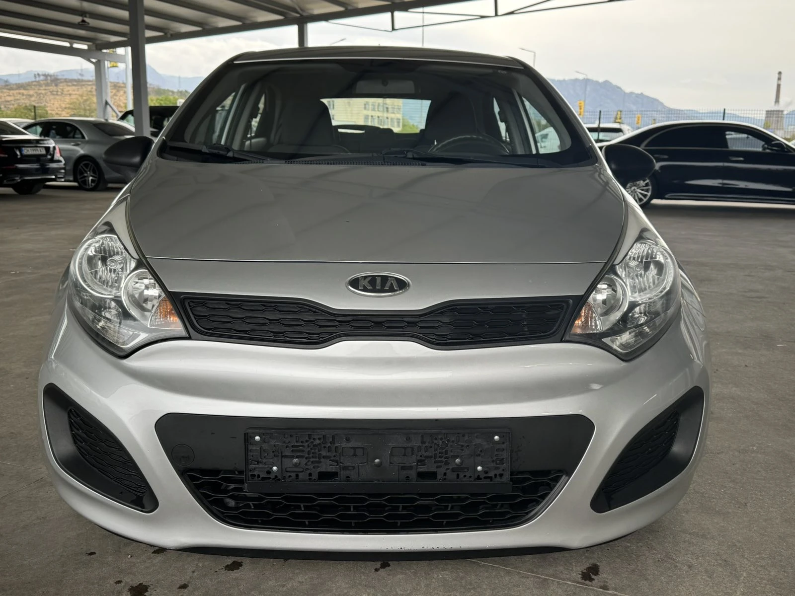 Kia Rio 75ps* 6ск* КЛИМАТИК* ПАРКТРОНИК* , снимка 8 - Автомобили и джипове - 56192994