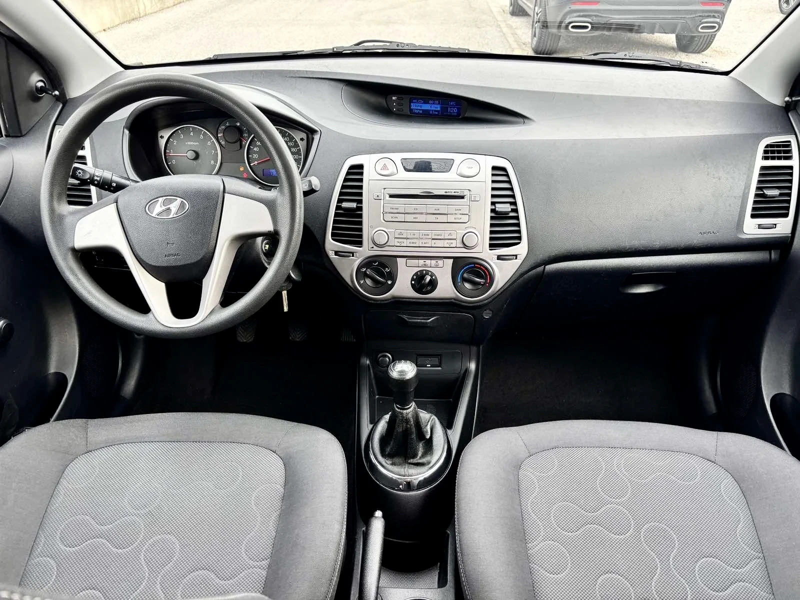 Hyundai I20 1.2i, снимка 7 - Автомобили и джипове - 56657524