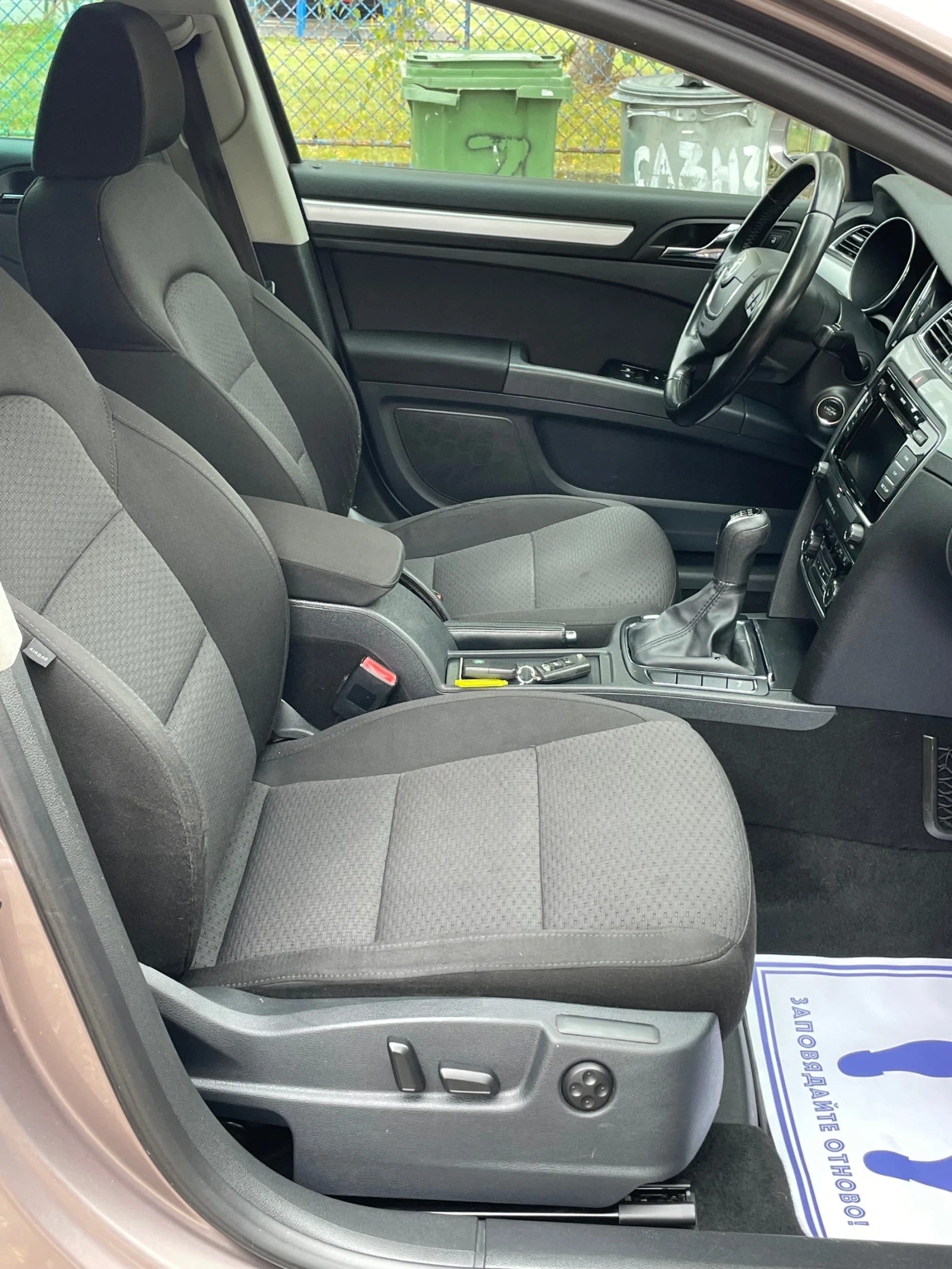 Skoda Superb 2.0TDI* 140kc, снимка 13 - Автомобили и джипове - 56677920