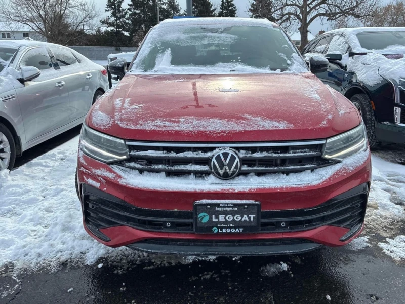 VW Tiguan Comfortline R Line Black Edition  CARFAX, снимка 6 - Автомобили и джипове - 53255124