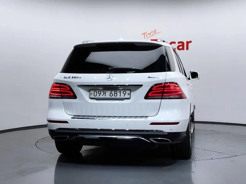 Mercedes-Benz GLE 350 D 4Matic, снимка 8 - Автомобили и джипове - 55883321