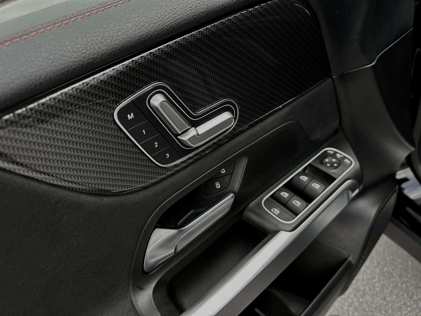 Mercedes-Benz GLB 220d 4MATIC FULL AMG   | Mobile.bg   14