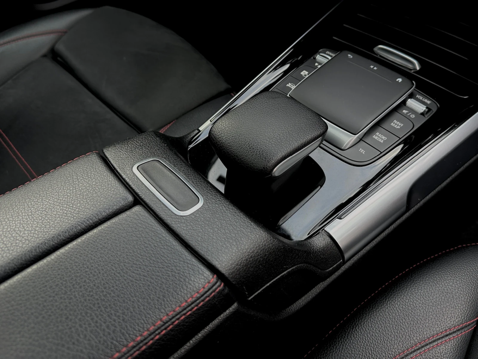 Mercedes-Benz GLB 220d 4MATIC FULL AMG   | Mobile.bg   13