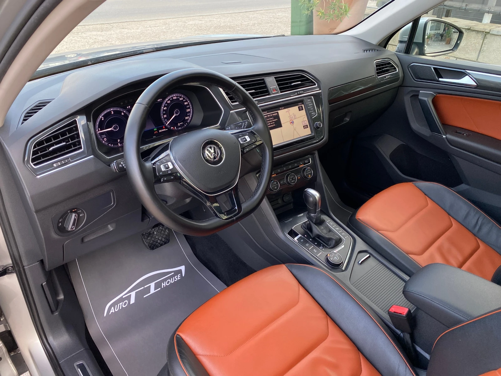 VW Tiguan R-Line* 2.0TDI* 190* Pano* Dis* MAX FULL*  - изображение 8