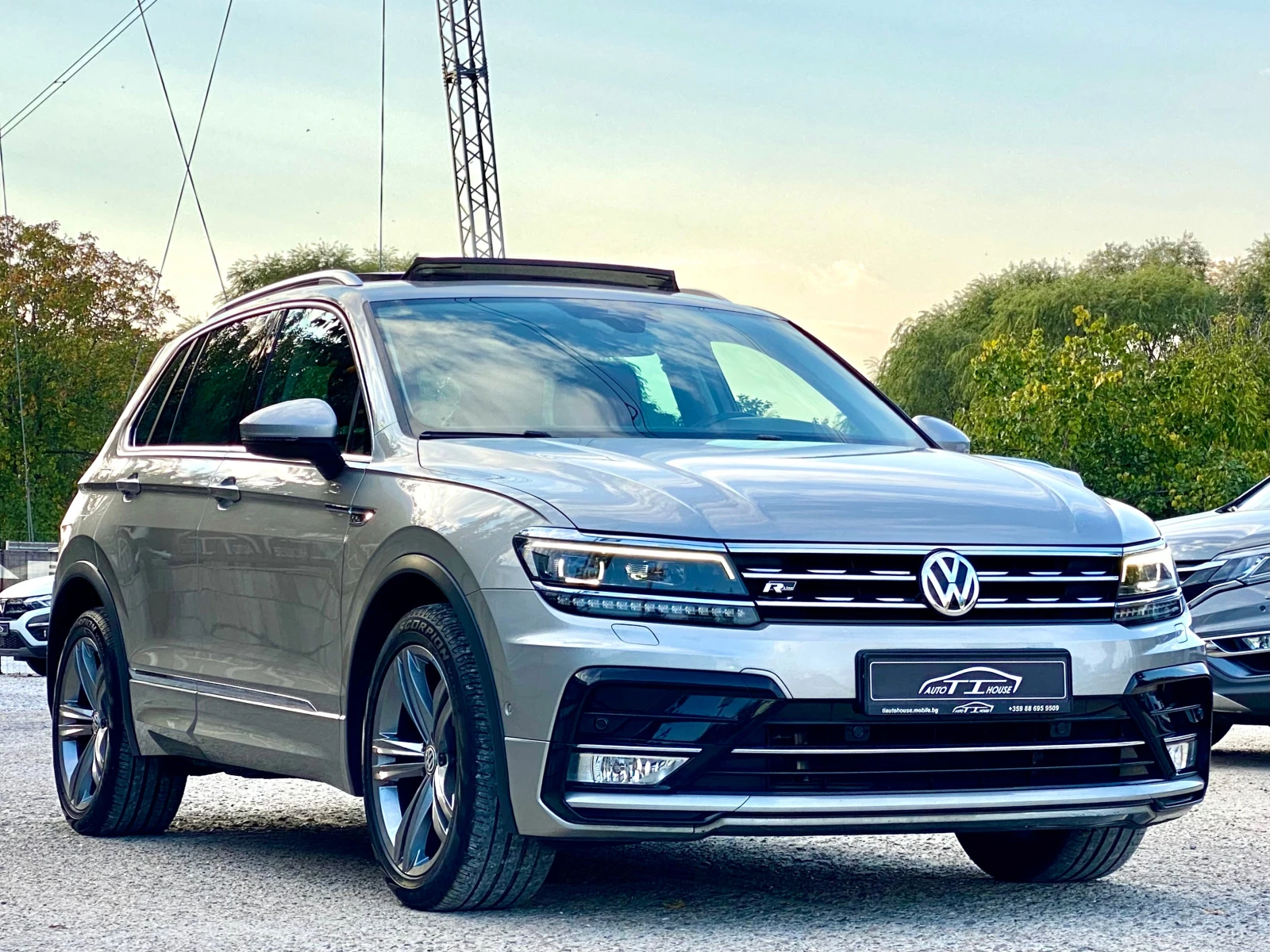 VW Tiguan R-Line* 2.0TDI* 190* Pano* Dis* MAX FULL*  | Mobile.bg   1